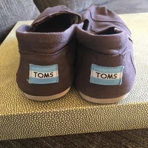 Toms